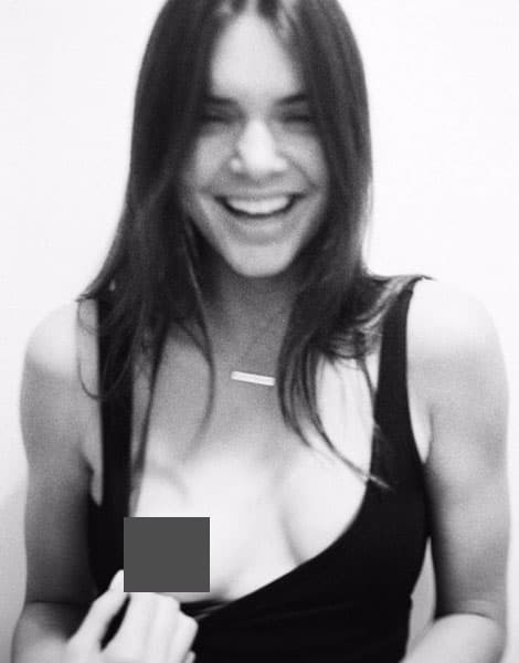 La modelo tuvo una forma bastante particular y desinhibida de celebrar sus 40 millones de seguidores, enseñando más de la cuenta y revelando que era “felicidad genuina”. Actualmente la hermana de Kylie Jenner tiene 84 millones de seguidores, duplicando la gente que la sigue en menos de dos años.