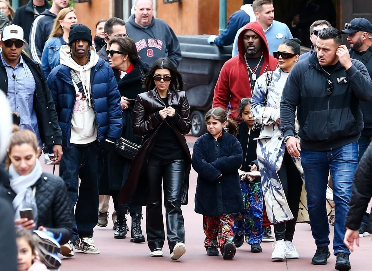 Según la información, el paseo se trató de una especie de regalo anticipado de 
<b><a href="https://www.univision.com/entretenimiento/kylie-jenner-planifica-el-cumpleanos-de-stormi-con-siete-meses-de-anticipacion" target="_blank">cumpleaños para la niña</a></b>. Stormi cumplirá 2 años el próximo 1 de febrero.