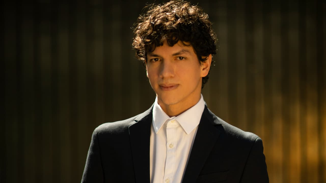 Issac Hernández, juez de Mira Quién Baila 2022