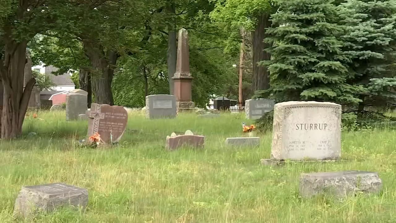 Desentierran el cuerpo equivocado al intentar identificar a una mujer asesinada en 1975