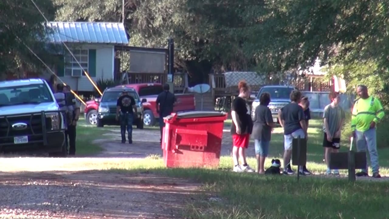 "Se está registrando toda el área, incluyendo las casas. Hemos revisado los vehículos, la familia asegura que le gusta subirse a los autos" aseveró Sowell.