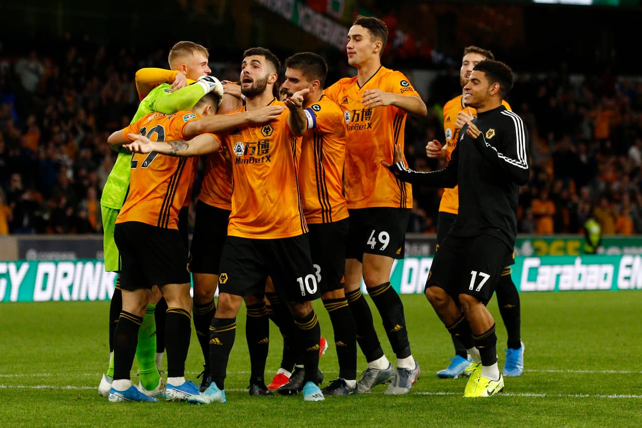 Los Wolves empatan a un gol con Reading y en tanda de penales clasifican a la siguiente etapa.