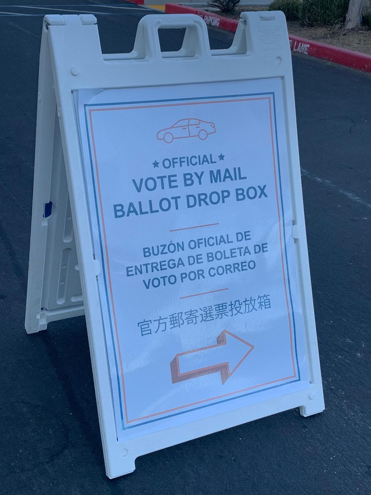 Aunque hoy era el día que la mayoría de residentes podía votar en persona, muchos ya habían entregado su boleta en las semanas anteriores.