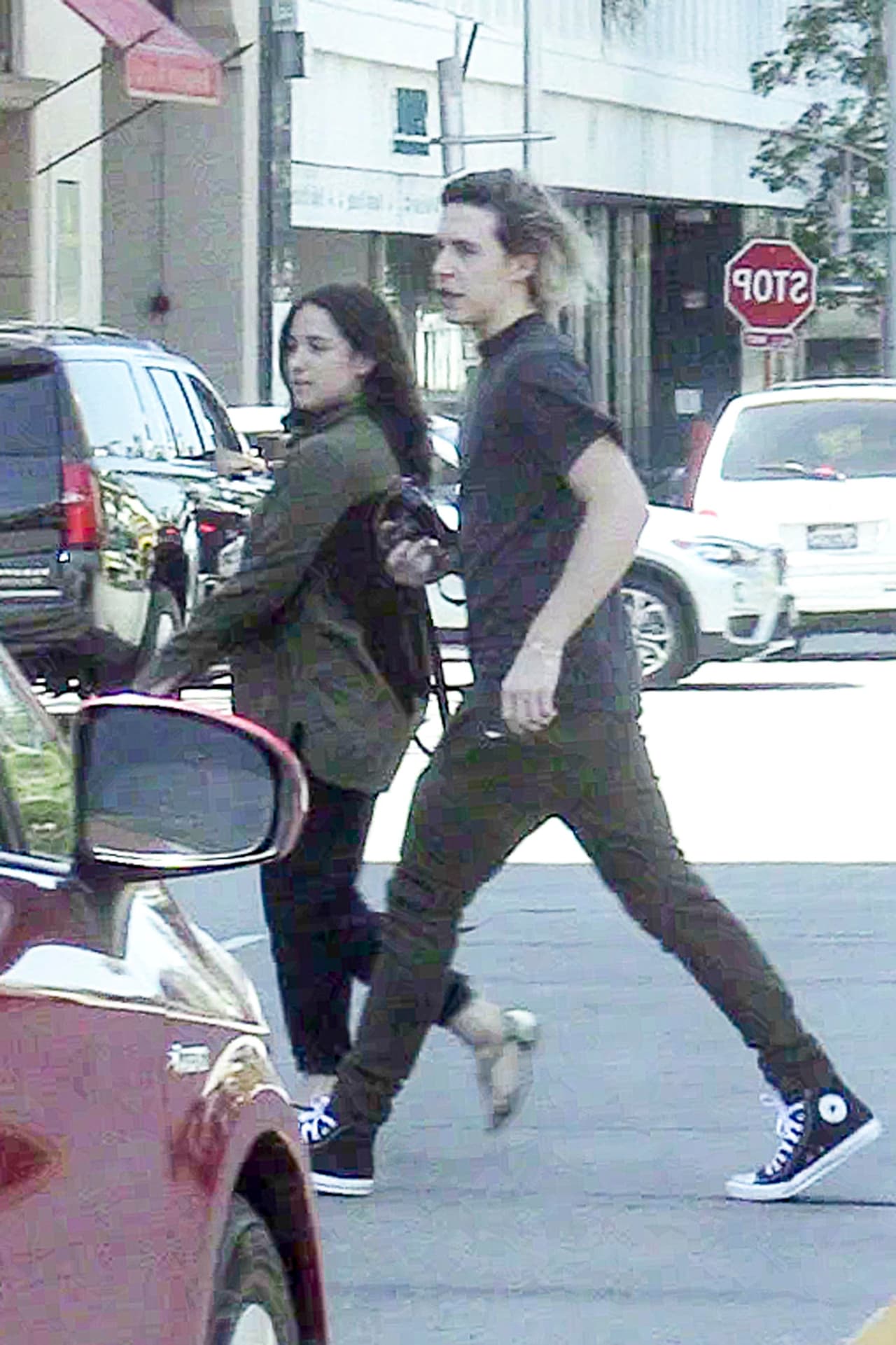 Pero los paparazzi se dieron a la tarea de seguir al hijo de David y Victoria Beckham y captaron algo inesperado.