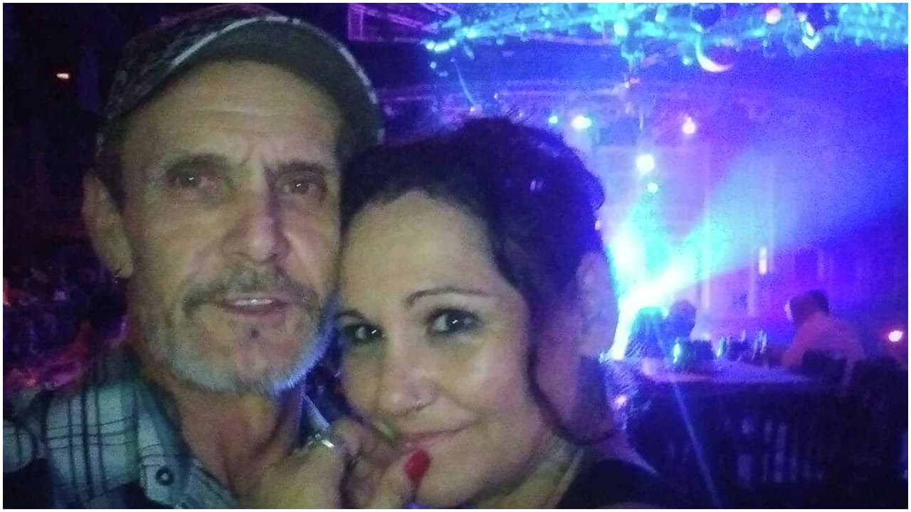 Identifican a la mujer encontrada muerta en una zanja en Live Oak y buscan a un hombre