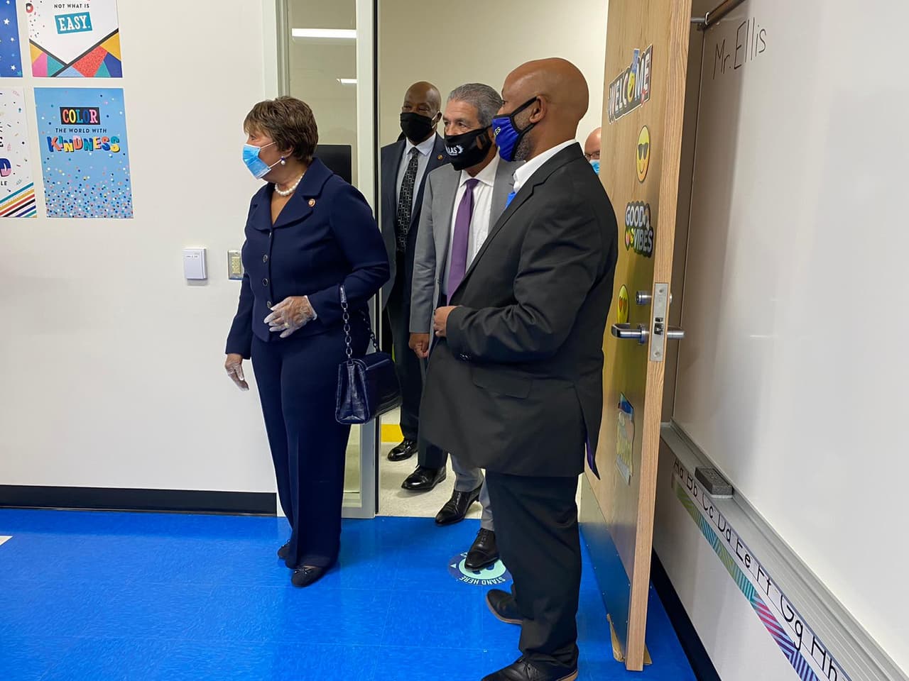 Todos los maestros estaban muy emocionados de por fin arrancar este año escolar, aunque sea de forma virtual.
<br>