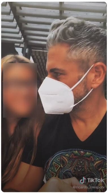 El 15 de febrero pasado, el actor y cantante Ricardo Crespo fue detenido por elementos de la Secretaría de Seguridad Ciudadana de la Ciudad de México por el delito de presunto abuso sexual contra su hija, Valeria Crespo, de 14 años.