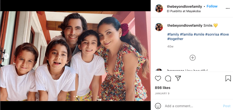 La familia vive en California, Estados Unidos y les gusta compartir momentos de sus viajes y su día a día, por lo que tienen una cuenta de Instagram llamada The Beyond Love Family.