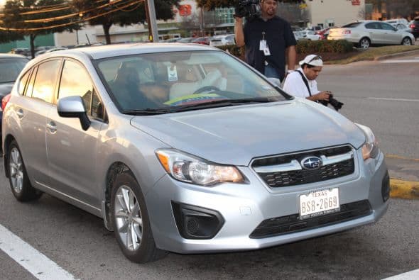 A cantos y gritos pidieron paz y libertad en la calle Westheimer, una de las más transitadas de Houston. 