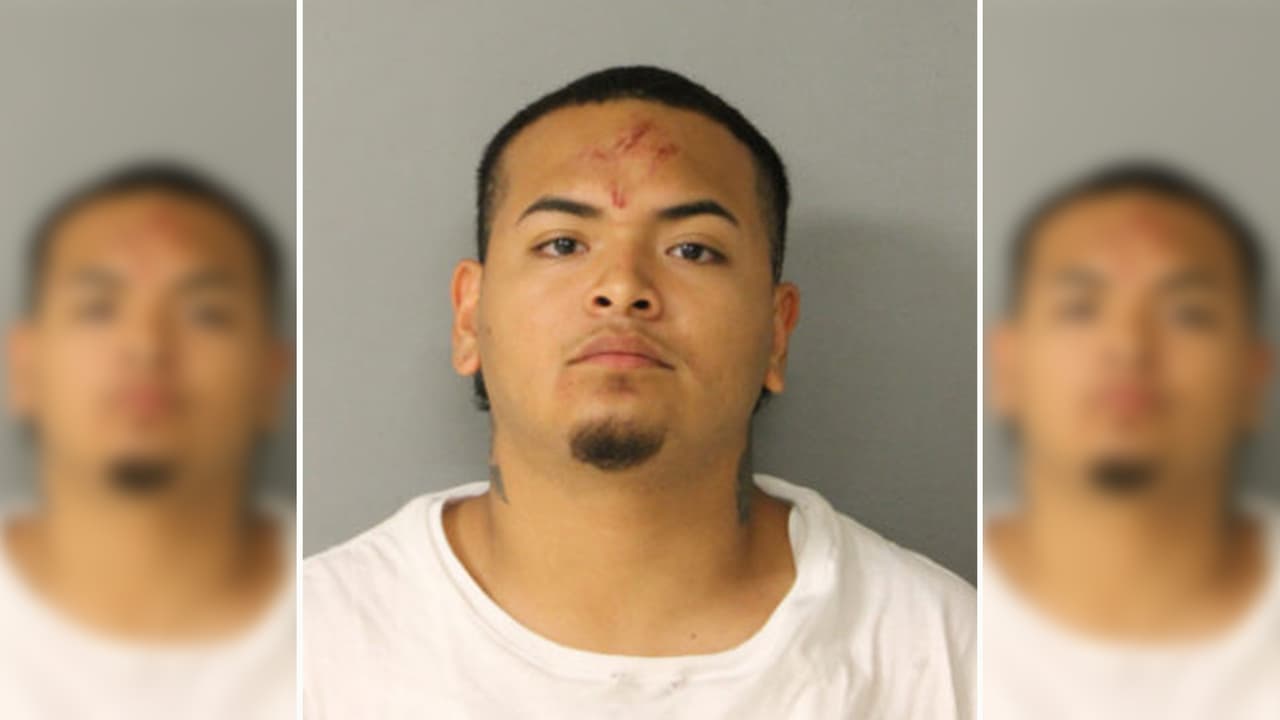 Acusan a Condelarious García de atropellar a aficionados en Guaranteed Rate Field