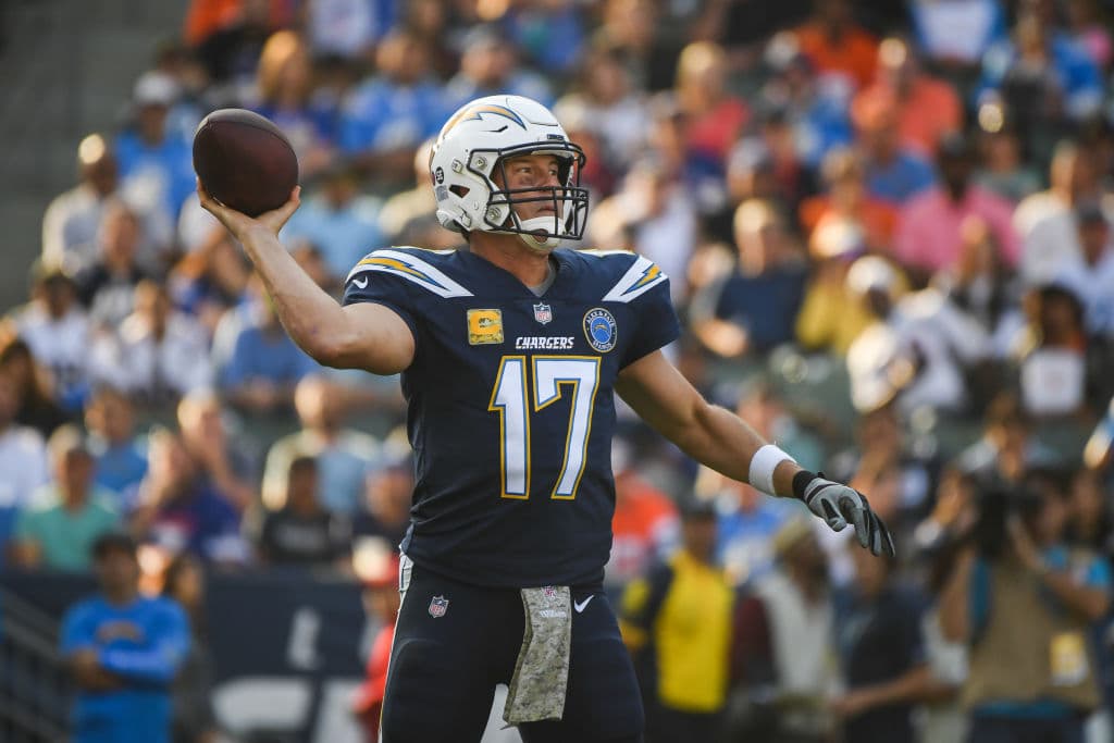 Philip Rivers se fue 28 de 43 en intentos de pase con 401 yardas, con dos pases de anotación y dos intercepciones.