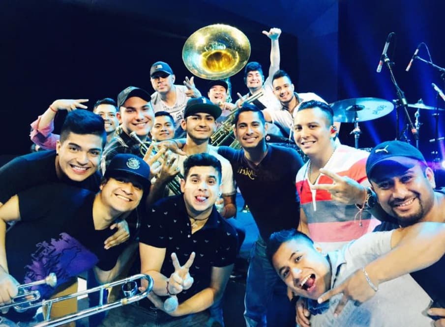 Los chicos de La Trakalosa de Monterrey se prepararon antes de la gran noche y nos mostraron lo bien que se la pasaron.