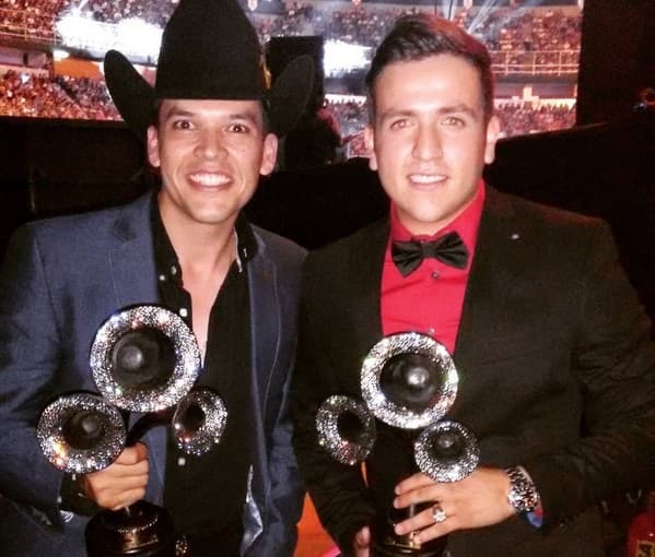 Leandro Ríos y Pancho Uresti posaron felices con su premio.