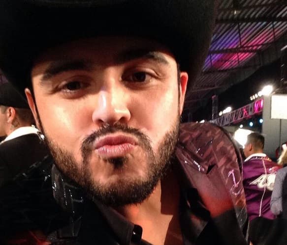 A sus fanáticas les regaló un lindo besito con el que alborotó a todas en sus redes sociales.