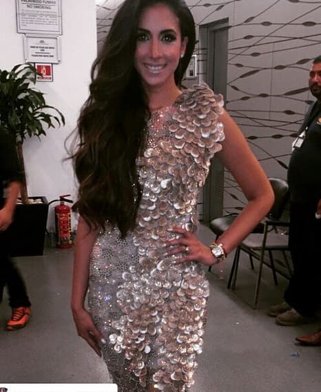 Cynthia Urias también aoareció por ahí muy lista para disfrutar de Premios Bandamax.