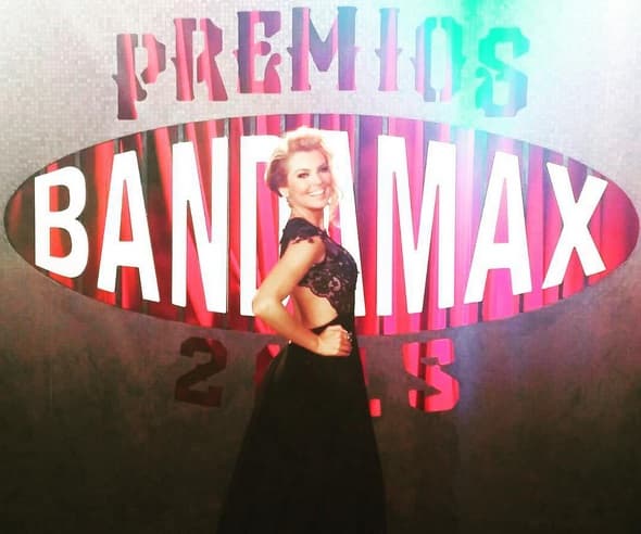 Eso sí, Marjorie llegó extremadamente sexy con ese vestidito tan coqueto que levantó suspiros.