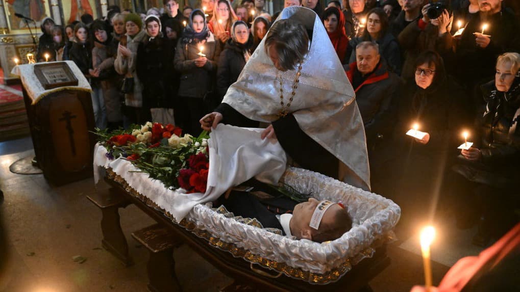 Miles acuden al funeral y entierro de Navalny pese a la amenaza del Kremlin contra las protestas