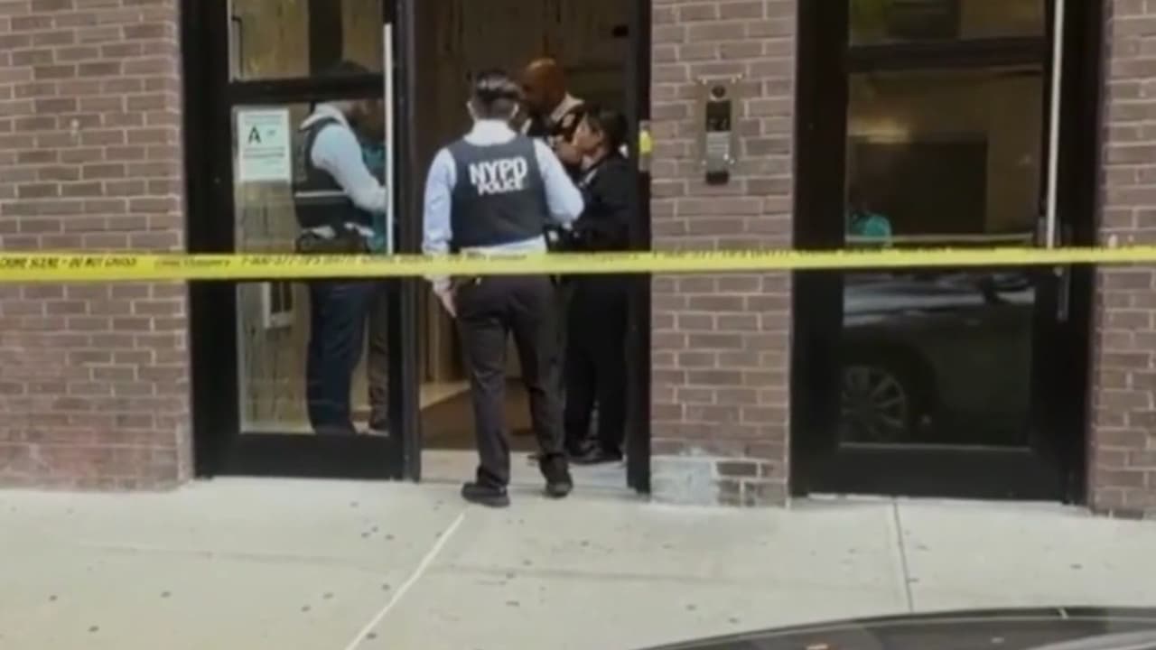 Doble apuñalamiento deja a un hombre muerto y a otro herido en El Bronx: "Es algo lamentable"