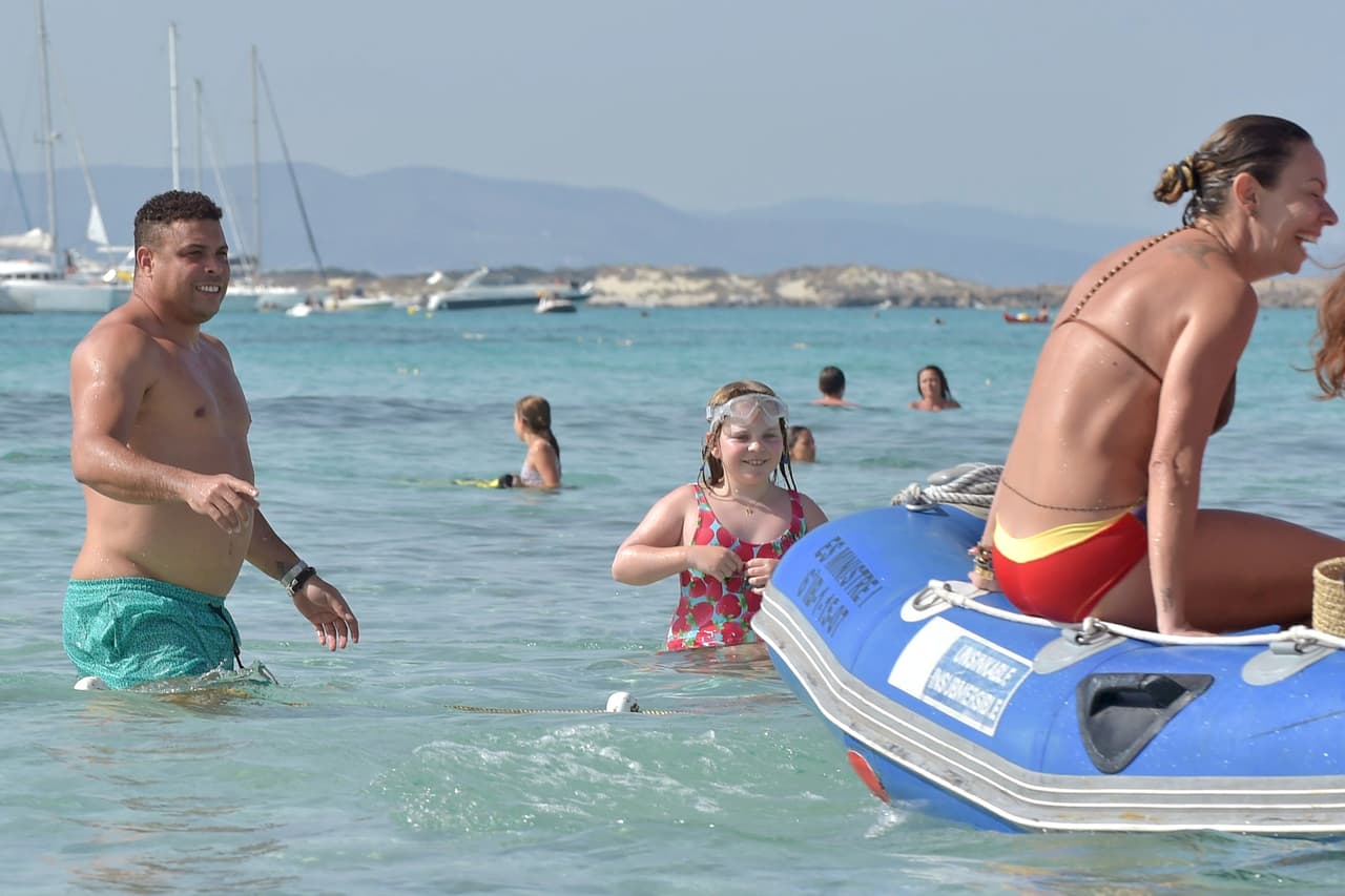 Pero en esta ocasión fue noticia, pero por lo bien que se portó y lo enamorado que luce.