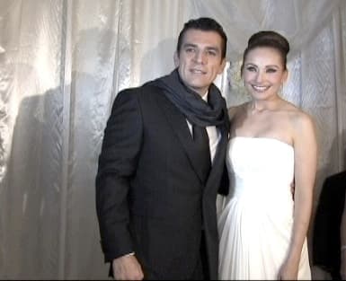 Y fue el 15 de octubre de 2011 cuando la pareja se unió ante las leyes mexicanas, teniendo una boda de ensueño. 
<b><a href="http://www.univision.com/temas/elizabeth-alvarez">Elizabeth</a></b> viajó a Nueva York junto con su hermana para encontrar el vestido de novia perfecto para este gran día.
