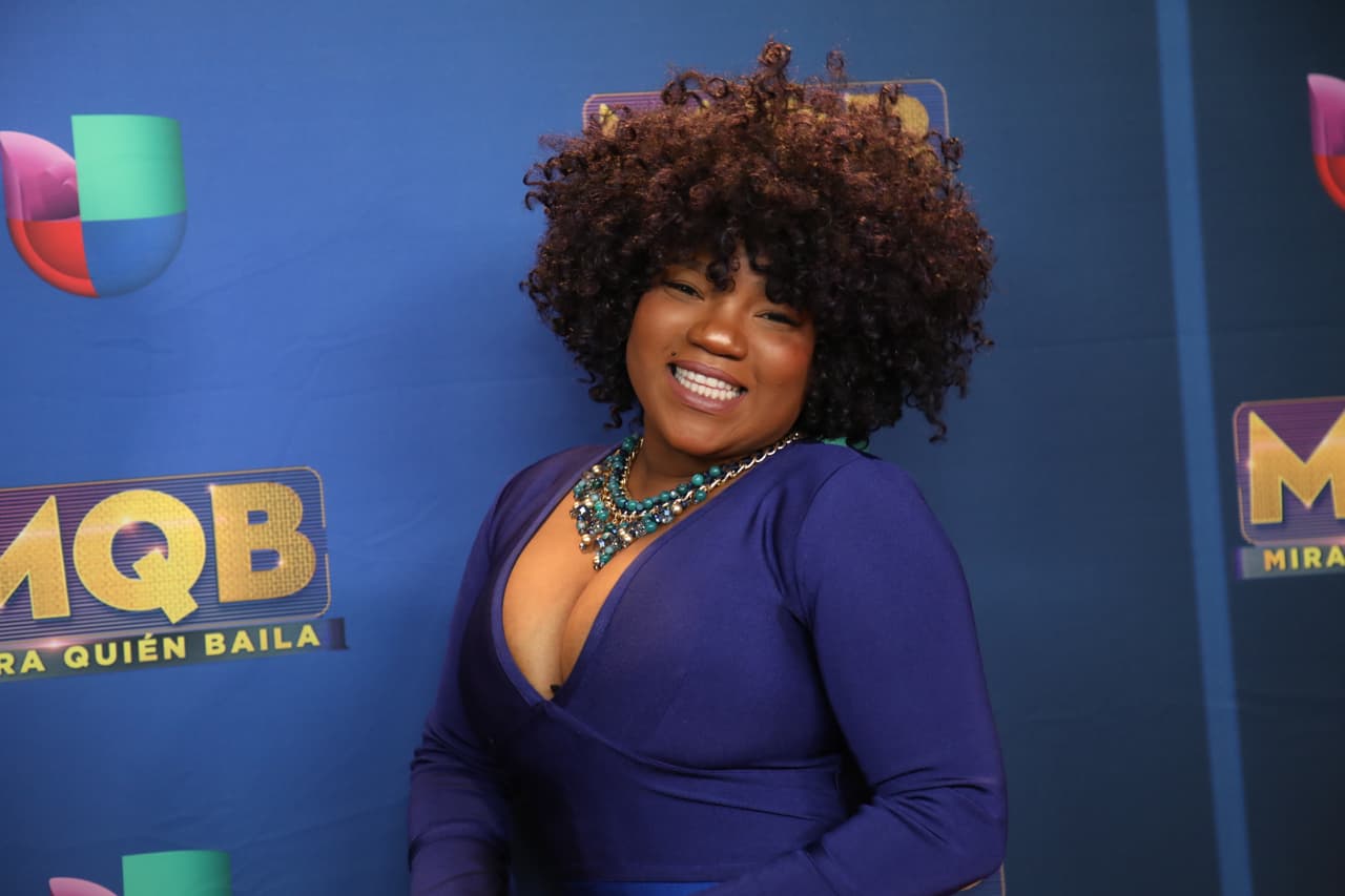 La 'reina del tongolele' dedicó algunas palabras a sus compañeros durante la cena.