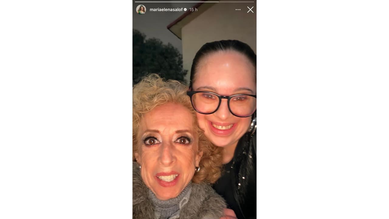 María Elena Saldaña y su hija.