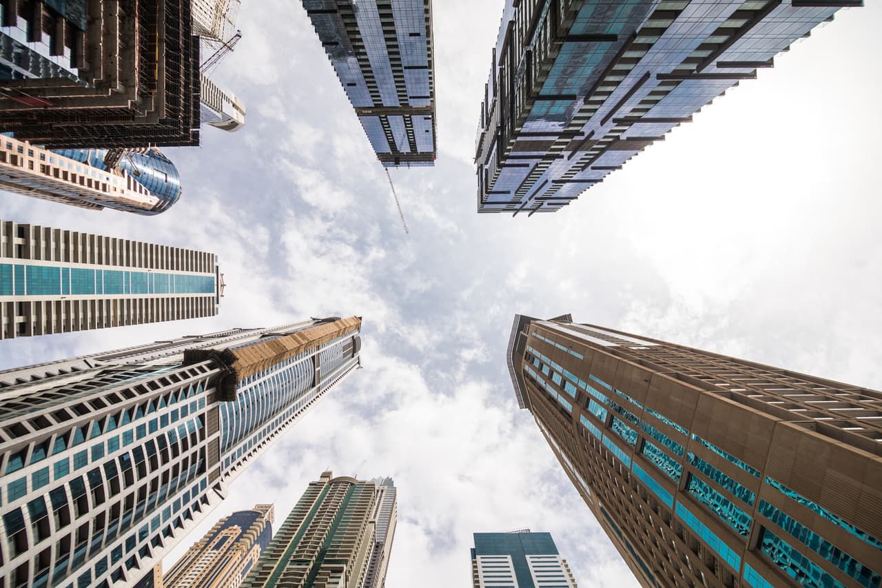 <b>Materiales de construcción</b>. El levantar un edificio o casa resultará seguramente más costoso. Productos como el cemento, piedras, cerámica, porcelana y ladrillos están entre los nuevos aranceles.
<br>