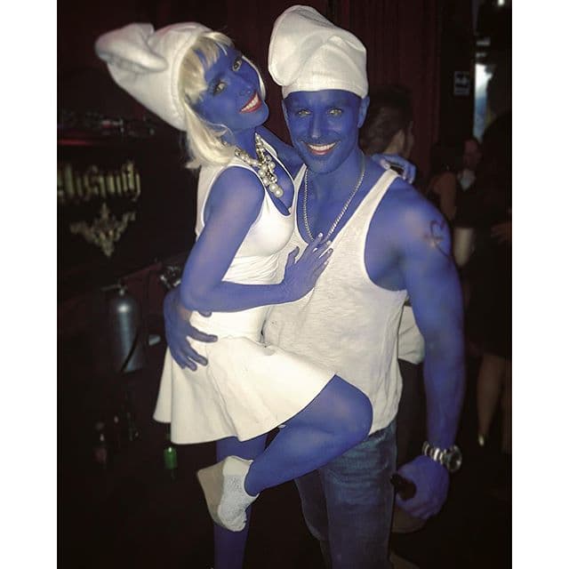 Pitufina por fin encontró a su príncipe azul, literal.