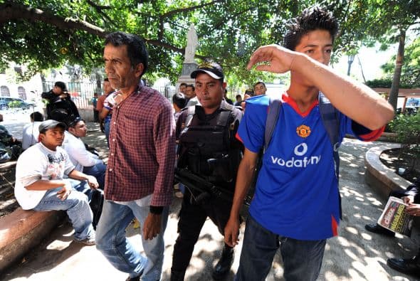 El Comité de Familiares de Detenidos Desaparecidos en Honduras (COFADEH) y el Centro por la Justicia y el Derecho Internacional (Cejil) denunciaron a finales de año ante el organismo interamericano que una resolución judicial pretendía allanar la sede del COFADEH en Tegucigalpa con el interés de apoderarse de testimonios de los que el comité es depositario.