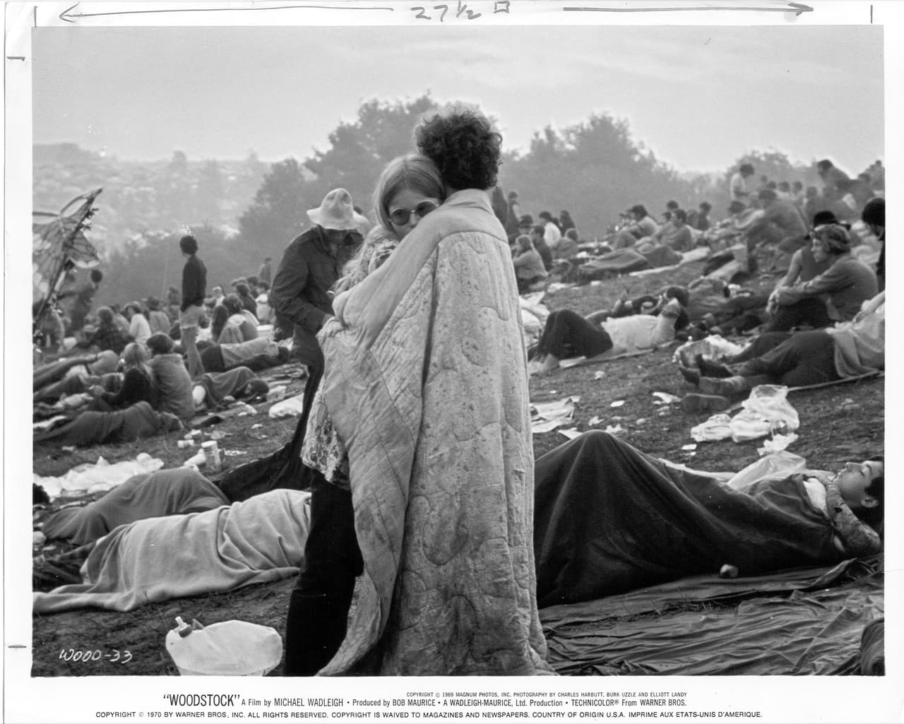 <b>El festival de Woodstock casi muere</b>
<br>
<br>Los organizadores del que se convertiría en el evento musical más famoso de la historia estaban por aquellos días en la búsqueda desesperada de un lugar para realizarlo, luego de que el pueblo de Wallkill, en Nueva York, le negara el permiso. La razón dada por el condado es que los baños portátiles no cumplían con la norma local. 
<b>En realidad, en el pueblo no parecían tener muchas ganas de recibir a los 50,000 asistentes que calculaban los organizadores que irían a un fin de semana de rock.</b> Seguro pensaron que sus temores estaban bien fundados cuando vieron en las noticias que medio millón de personas fueron a Woodstock (la granja ubicada unas 40 millas al norte donde finalmente se hizo el evento).