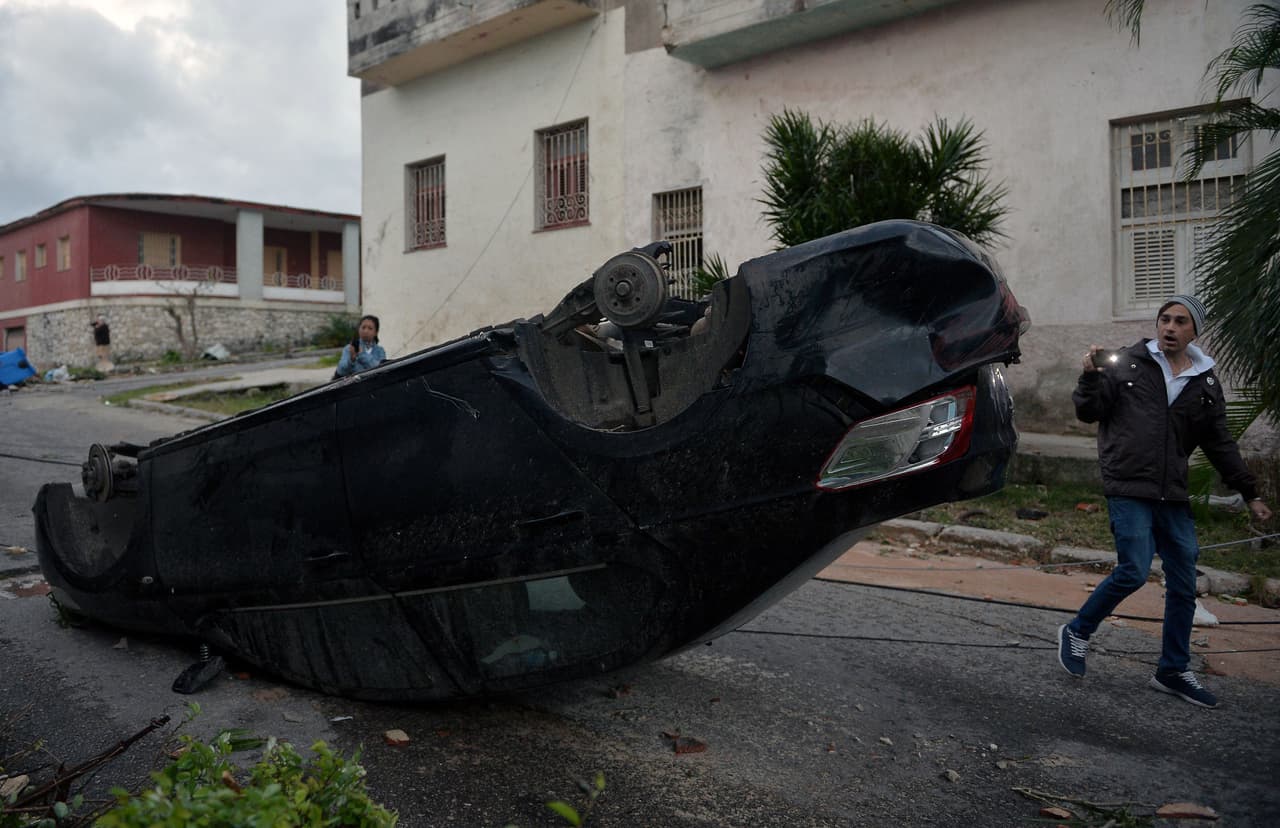 "Esta es una catástrofe tremenda, algo que no había visto en mis 58 años de vida", dijo a Reuters Nicanor Pidal. "Nunca había visto nada así, deja más destrucción que un huracán".