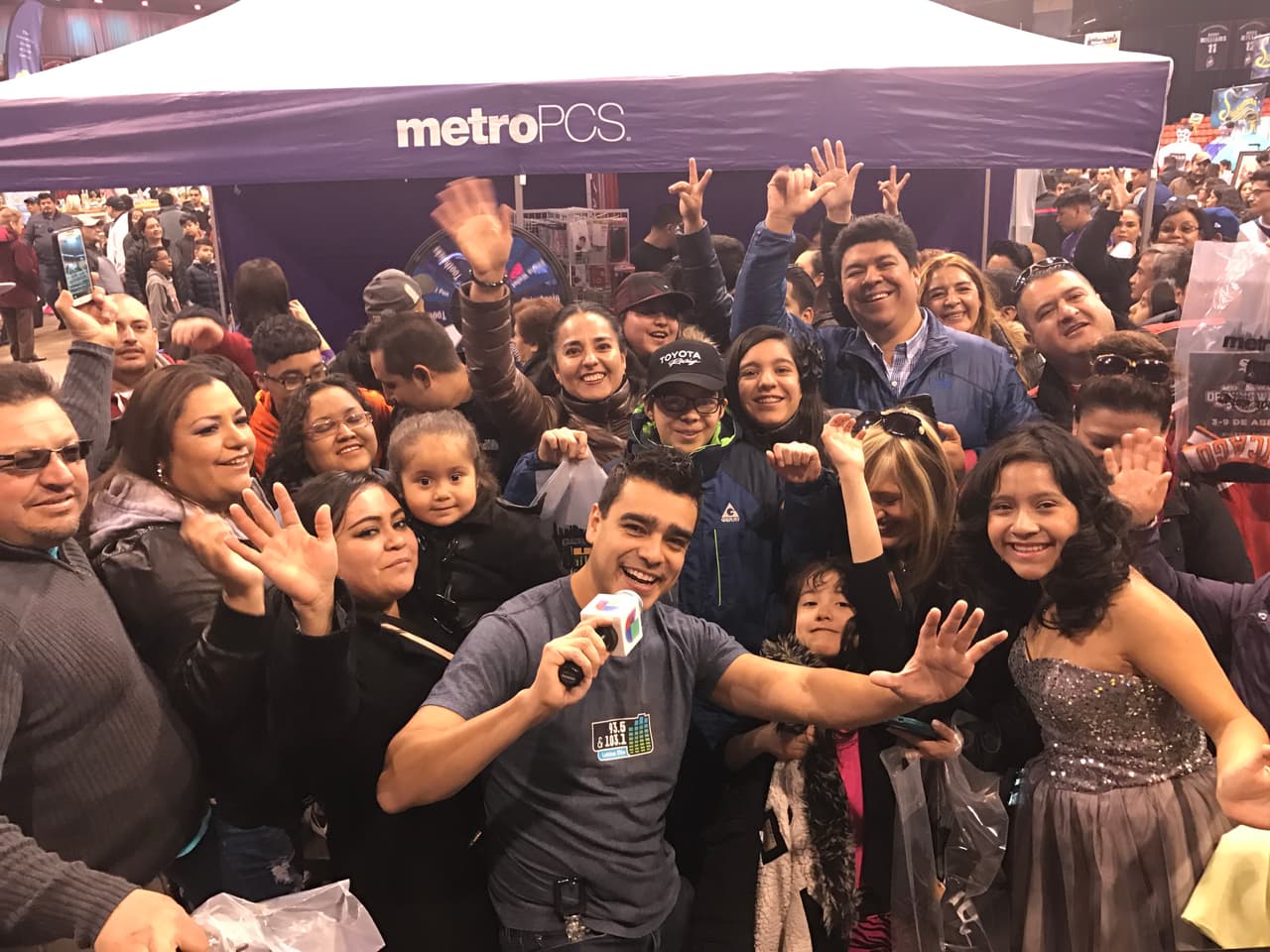 Y es que nadie se quería perder ni un minuto de este gran evento. Mau Mauricio fue los primeros en llegar.