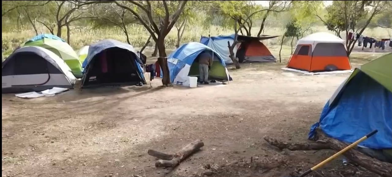 A pesar de los complicados tiempos recientes en materia de
<a href="https://www.univision.com/temas/indocumentados">migración</a>, Michael está convencido de que su lucha
<b>ha valido mucho la pena y no deja de sentir alegría al ver todos los donativos que le da su comunidad. </b>
<br>