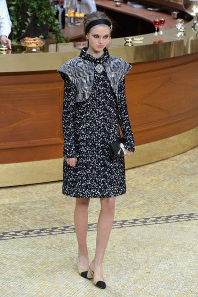 Los amantes de la moda disfrutan de la texturas de este atuendo.