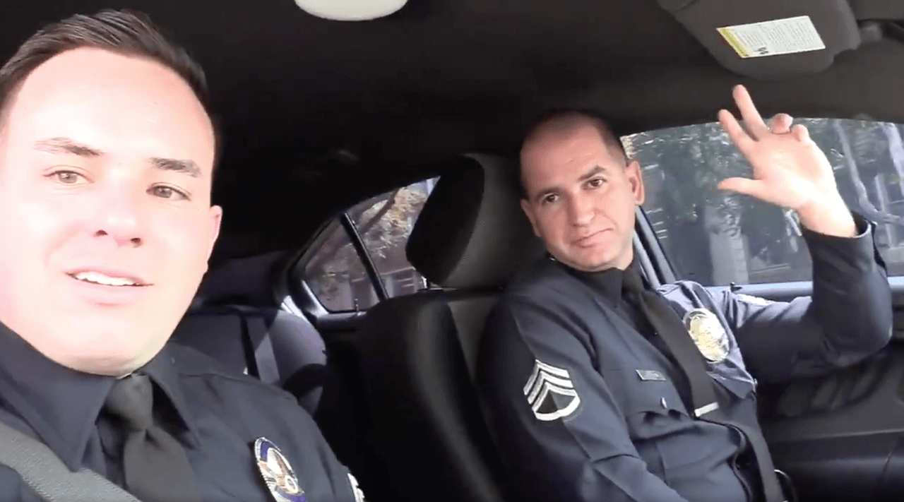 Policía de Los Ángeles reta a los oficiales de Nueva York a que tengan un acto de buena voluntad con la comunidad, ¿lo cumplirán?