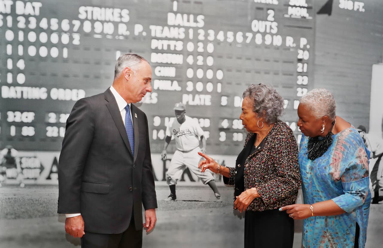 El reconocimiento a Robinson de parte de la MLB es muy grande e incluso el Comisionado de las Grandes Ligas, Rob Manfred, le presentó a Rachel Robinson y Sharon Robinson, esposa e hija, un museo en honor a la leyenda, en enero de 2019.