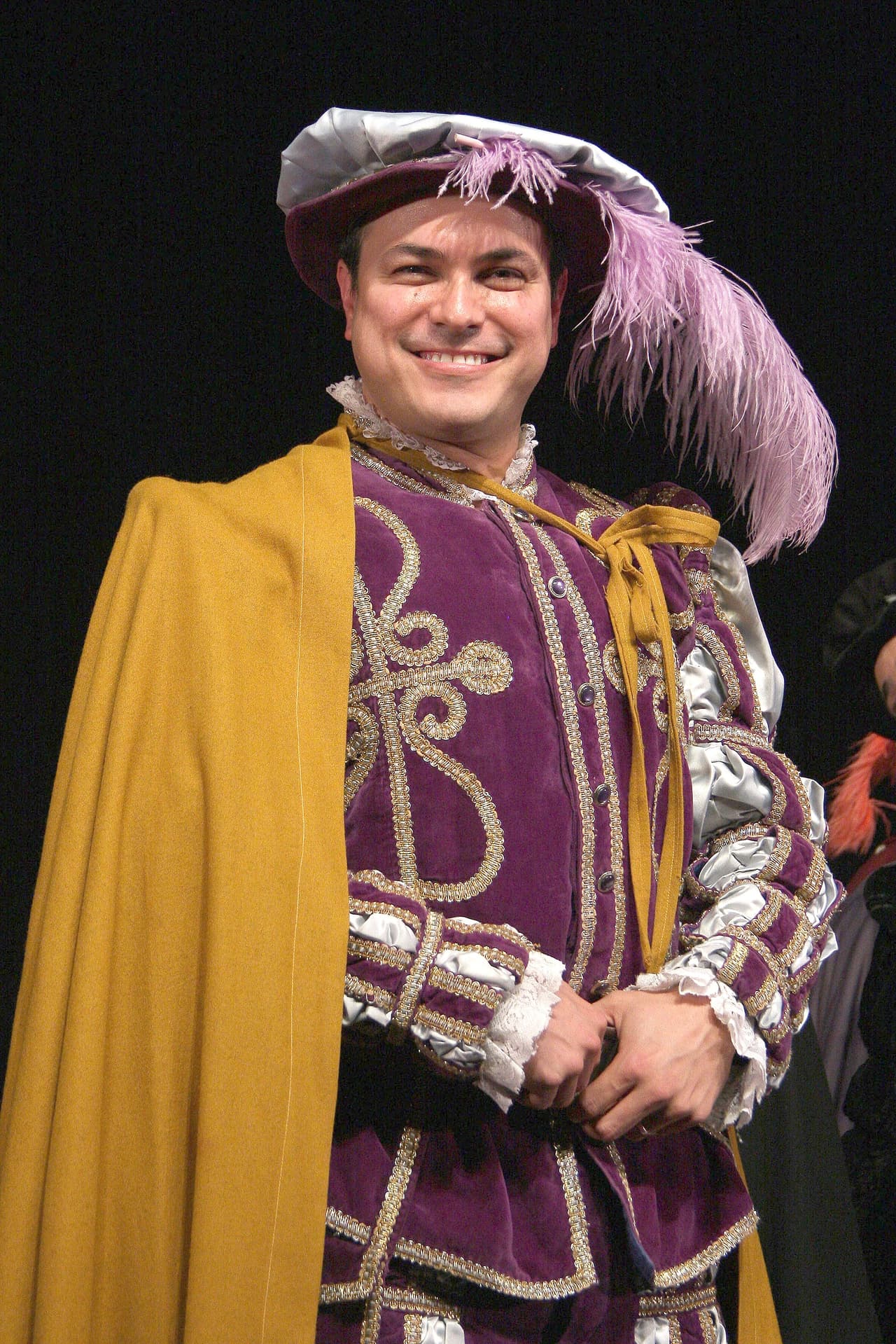 Además de su trabajo en telenovelas, Sergio Catalán también ha sido invitado a participar en el cine, con la película 'Cabeza de buda' (2009), y en diferentes obras de teatro como 'Aladino' (2000), 'Timbiriche: el musical' (2010), 'Spamalot' (2011) y 'El Comitenorio' (2013).