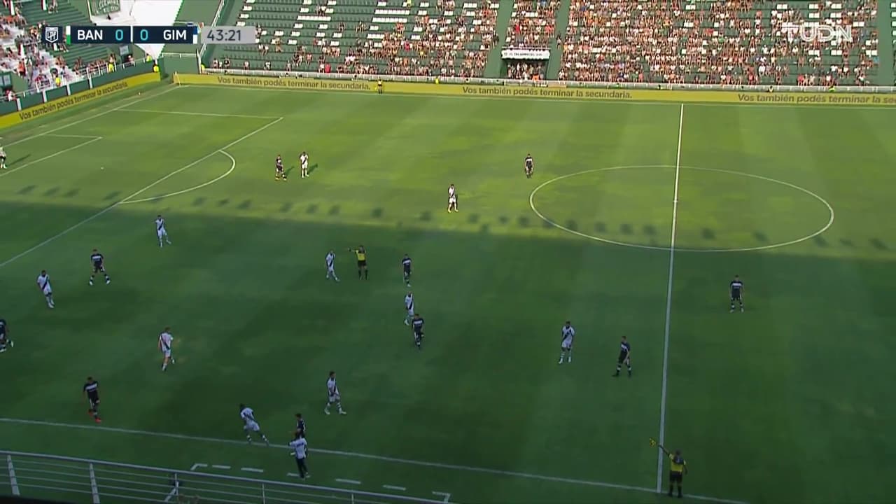 Resumen | Con gol anulado, Banfield y Gimnasia igualan 0-0