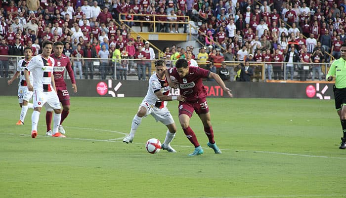 Saprissa 2-0 Alajuelense: Saprissa gana en la ida y acaricia el título