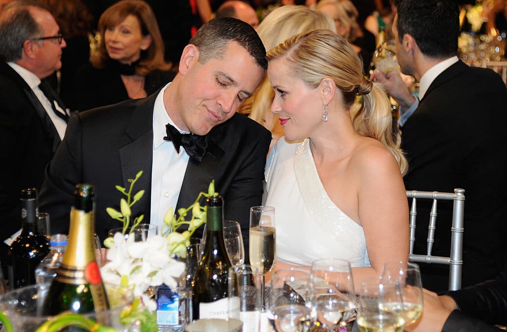<b>Reese Witherspoon y Jim Toth</b>
<br>Proveniente de una pequeña ciudad en
<b>Pensilvania</b>, Jim es representante de artistas, pero no la representa a ella, aunque en su lista están, Scarlett Johansson y Robert Downey Jr.