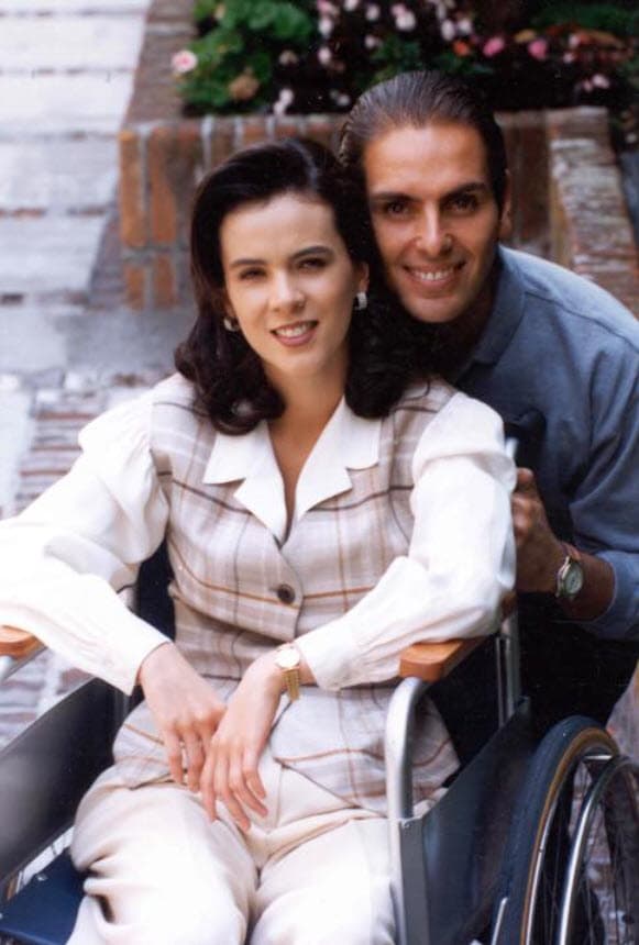 Mario Cimarro, Susana González, Xavier Ortiz, Edith Márquez, Orlando Miguel, Olivia Bucio, Manuel Landeta, José Elías Moreno, Marisol del Olmo, entre otros, fueron parte del elenco.
<br>