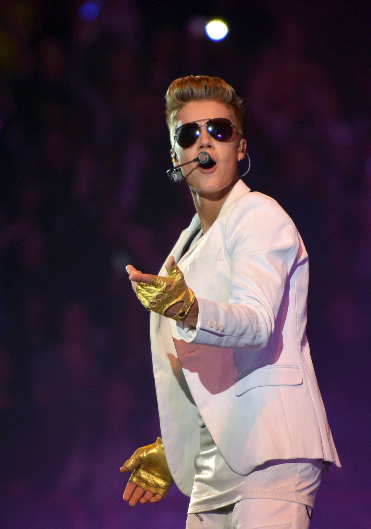 Fashionismo extremo se vive cuando Justin Bieber sube al escenario.