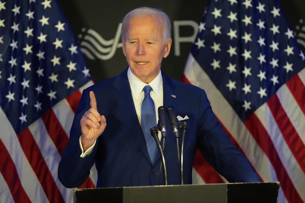 Biden reaparece para acusar a Trump (sin nombrarlo) de hacer "daño" y "destrucción"