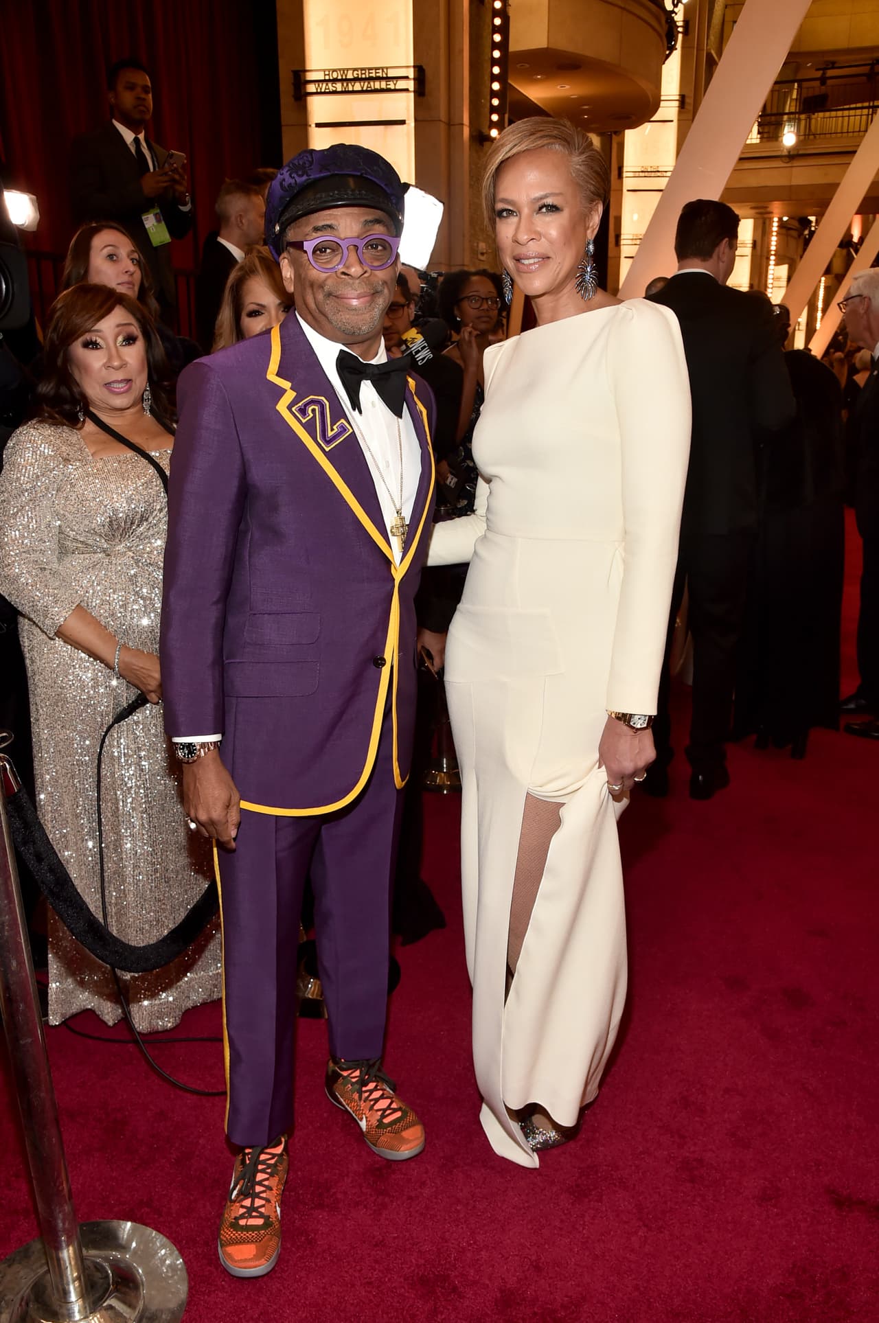 El director de 'El infiltrado del KKKlan' estuvo acompañado de su esposa, la productora de cine y televisión estadounidense, autora y emprendedora 
<b>Tonya Lewis Lee</b>.