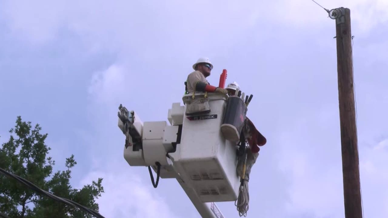 CenterPoint presenta acciones para reforzar la red eléctrica en Houston ante la temporada de huracanes