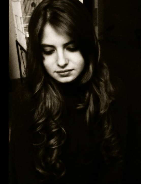 Ahora es cantante, compositora y guitarrista.