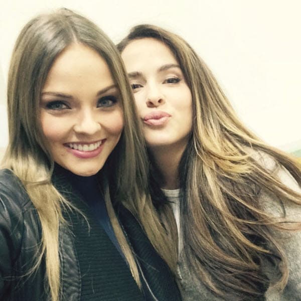 Su carácter es frágil a diferencia de sus hermanas.