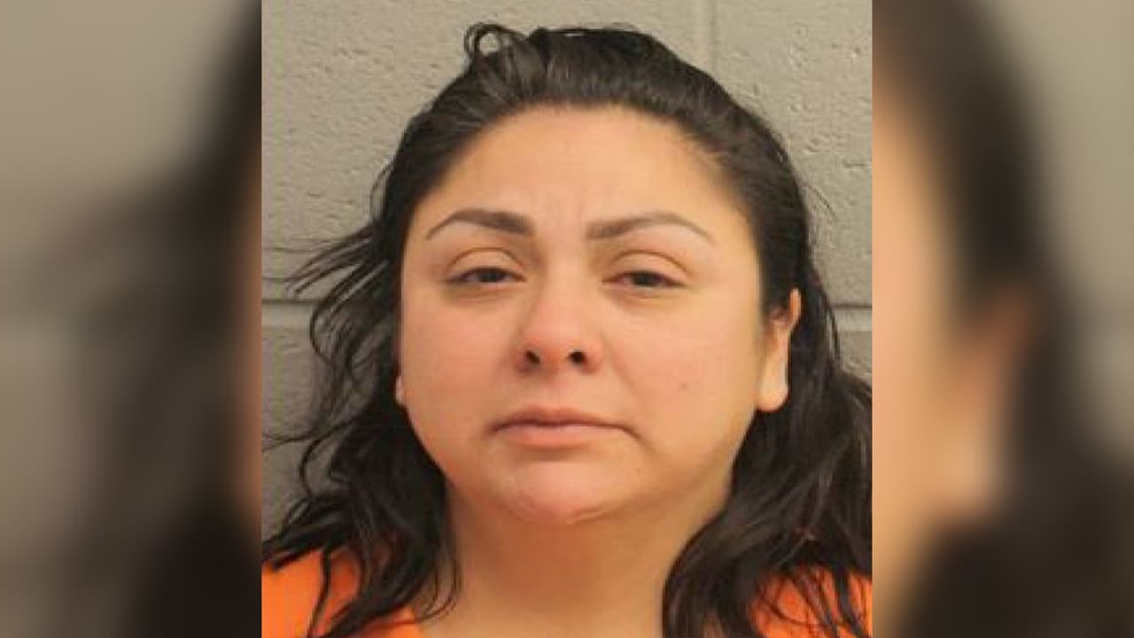 Arrestan a una madre acusada de conducir ebria con su hijo de 3 años en el condado Harris