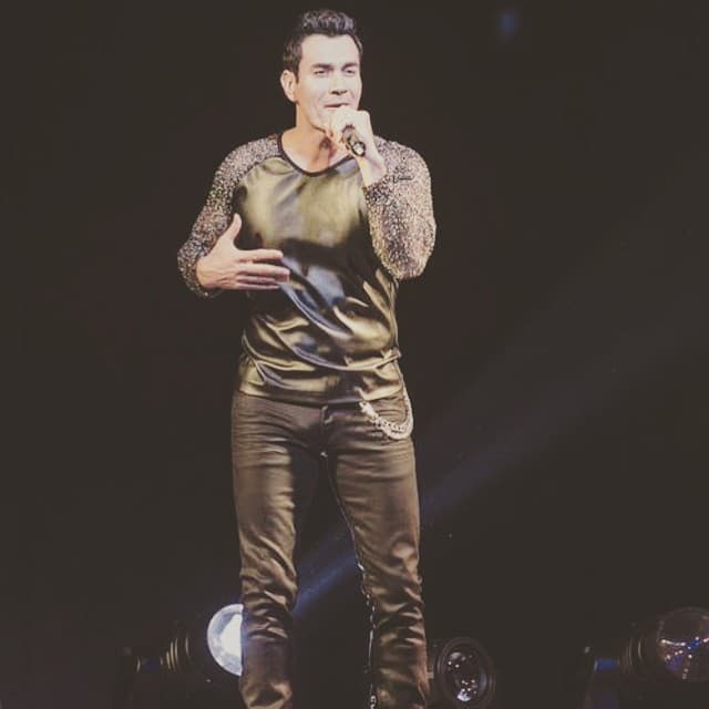 Aunque Ricky le dijo que lo pensaría, ¿A ti te gustaría escuchar cantar juntos a estos dos galanes?