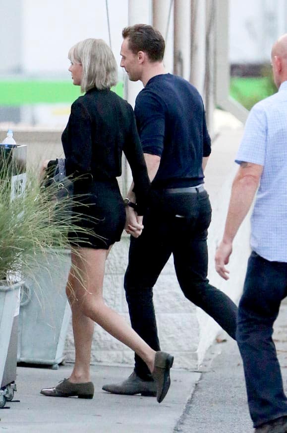 Jamás se soltaron de las manos.